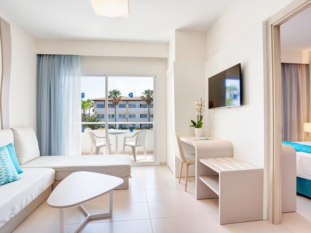 Grupotel Mallorca Mar Cala Bona  Ngoại thất bức ảnh